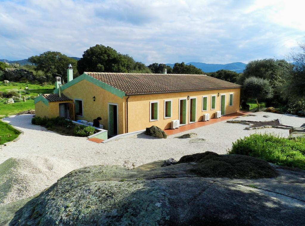 Chicchiritanos Bed & Breakfast Monti Екстериор снимка