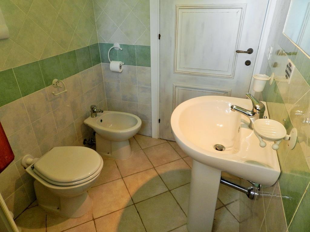 Chicchiritanos Bed & Breakfast Monti Стая снимка