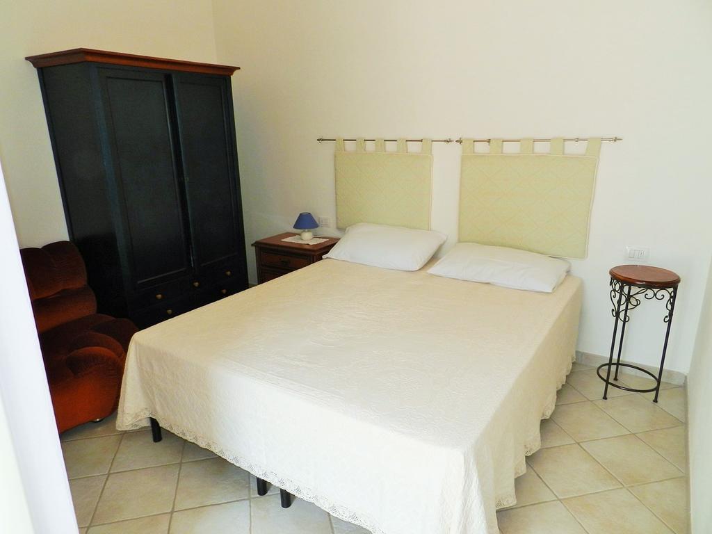 Chicchiritanos Bed & Breakfast Monti Стая снимка