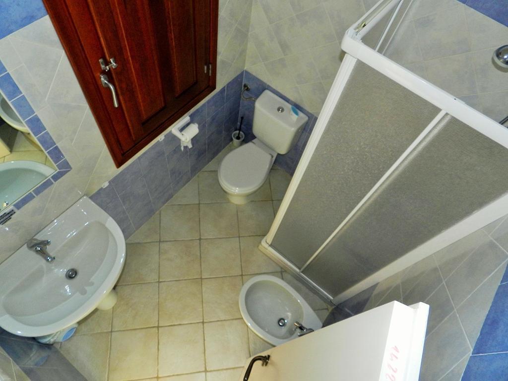 Chicchiritanos Bed & Breakfast Monti Стая снимка