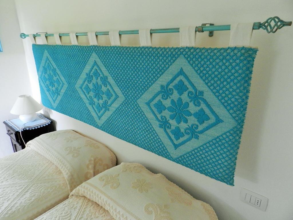 Chicchiritanos Bed & Breakfast Monti Стая снимка
